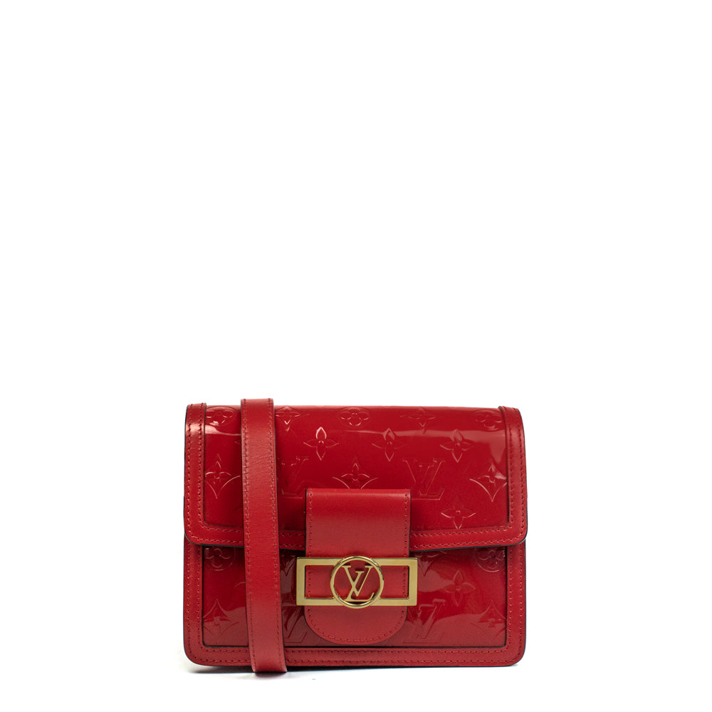 Dauphine bag in red patent leather Louis Vuitton - Second Hand / Used –  Vintega