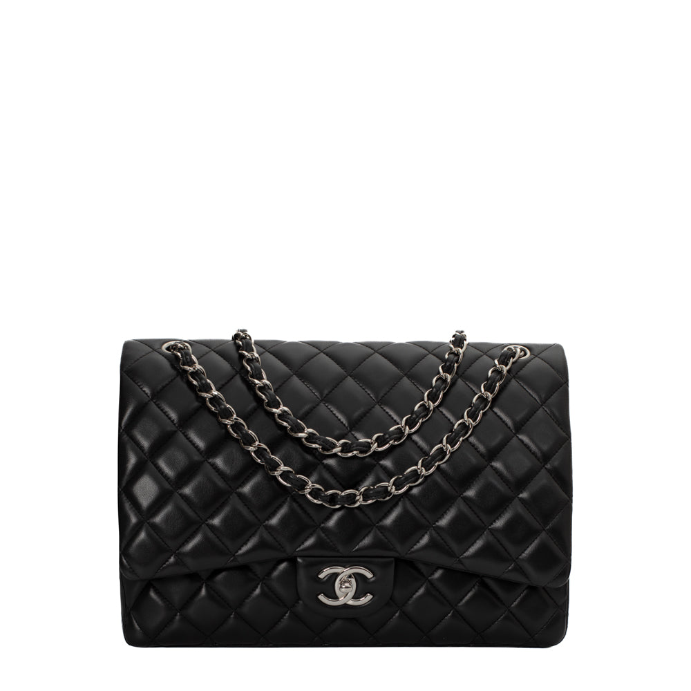 Timeless Maxi Jumbo bag in black leather Chanel - Second Hand / Used –  Vintega