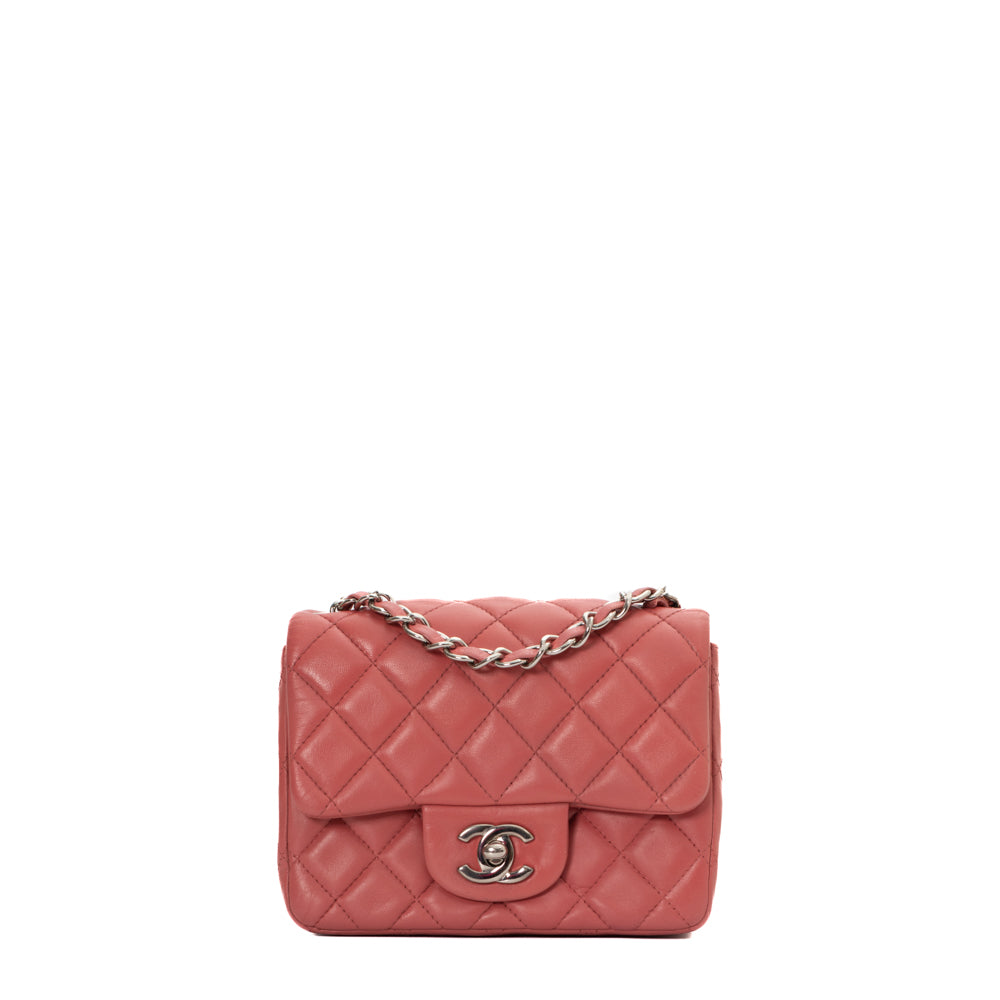 afstemning Ejeren Kantine Sac Timeless Chanel Pink Leather Mini Square - Second Hand / Occasion –  Vintega