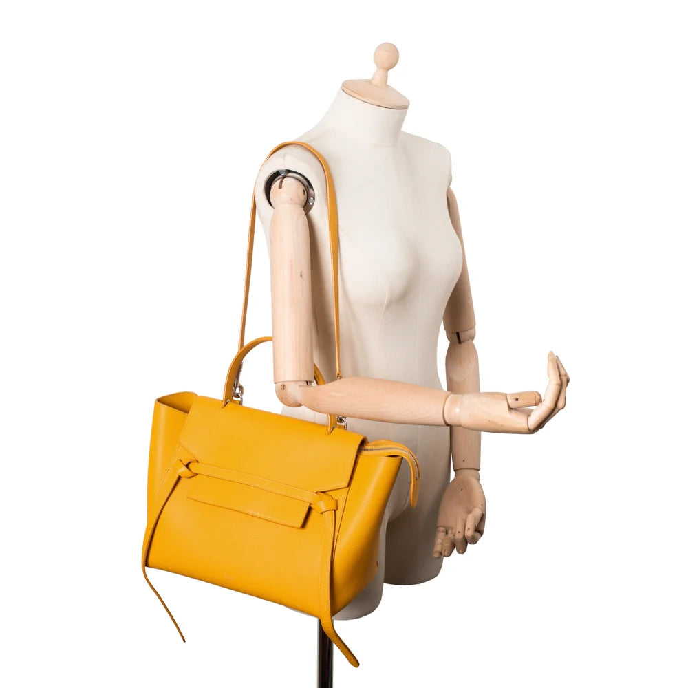Belt Mini bag in yellow leather Celine Second Hand Used Vintega