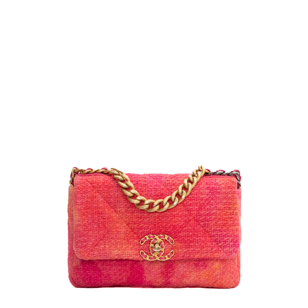 Chanel 19 Medium Limited Edition bag in Chanel pink tweed - Second Hand /  Used – Vintega