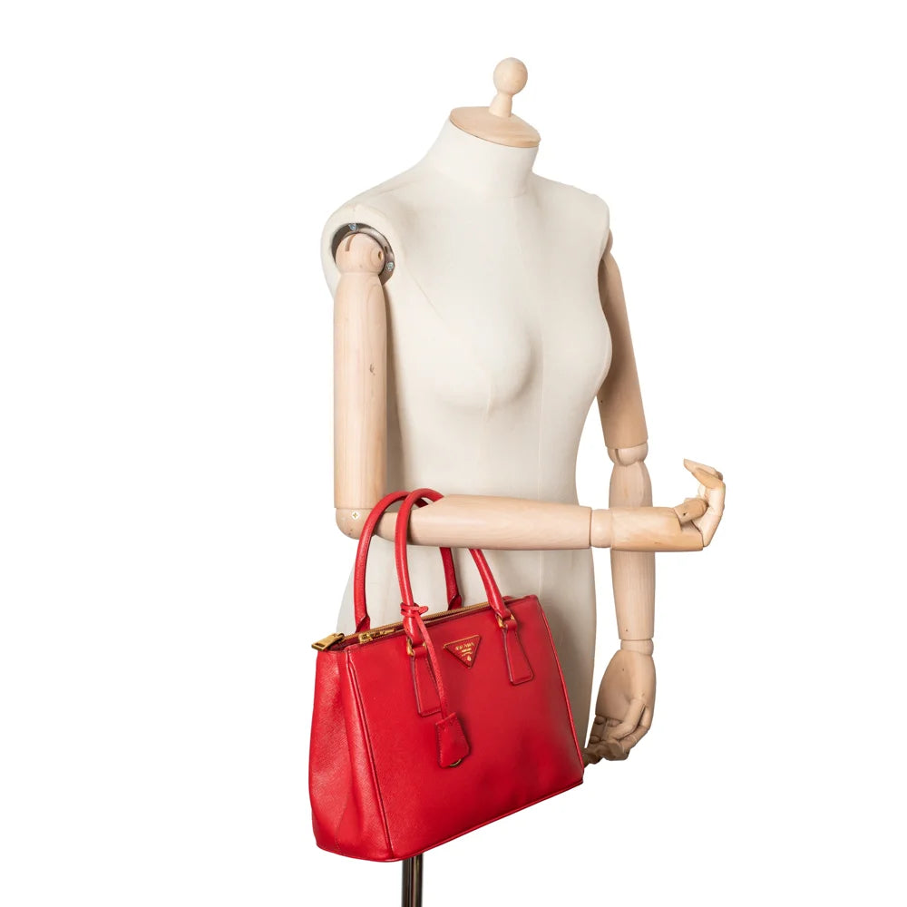 Prada Galleria bag in red leather Prada Second Hand Used Vintega