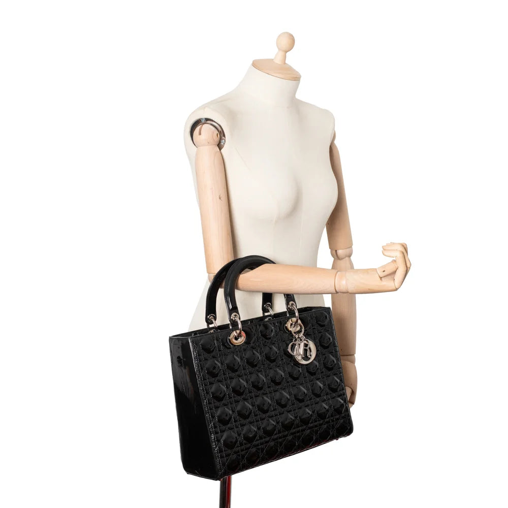 Lady dior medium patent black sales