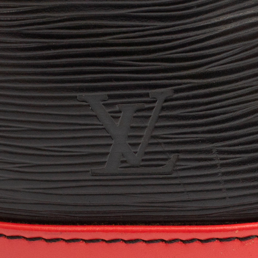 Vintage Noé Bucket bag in black epi leather Louis Vuitton - Second Hand /  Used – Vintega