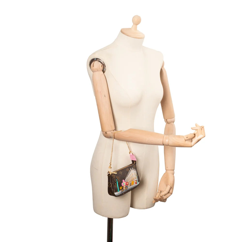 Lv heritage mini pochette hotsell