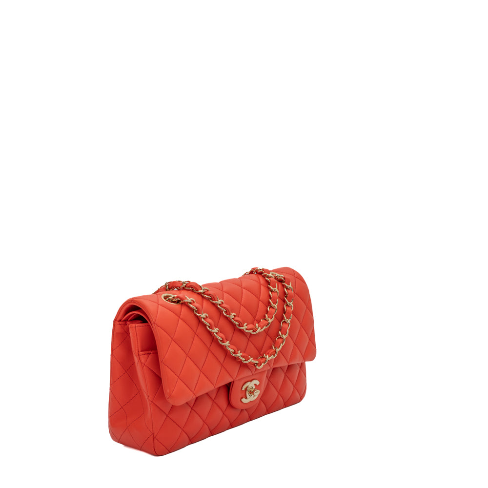 Chanel Timeless / Classic Medium bag in orange leather - Second Hand / Used  – Vintega