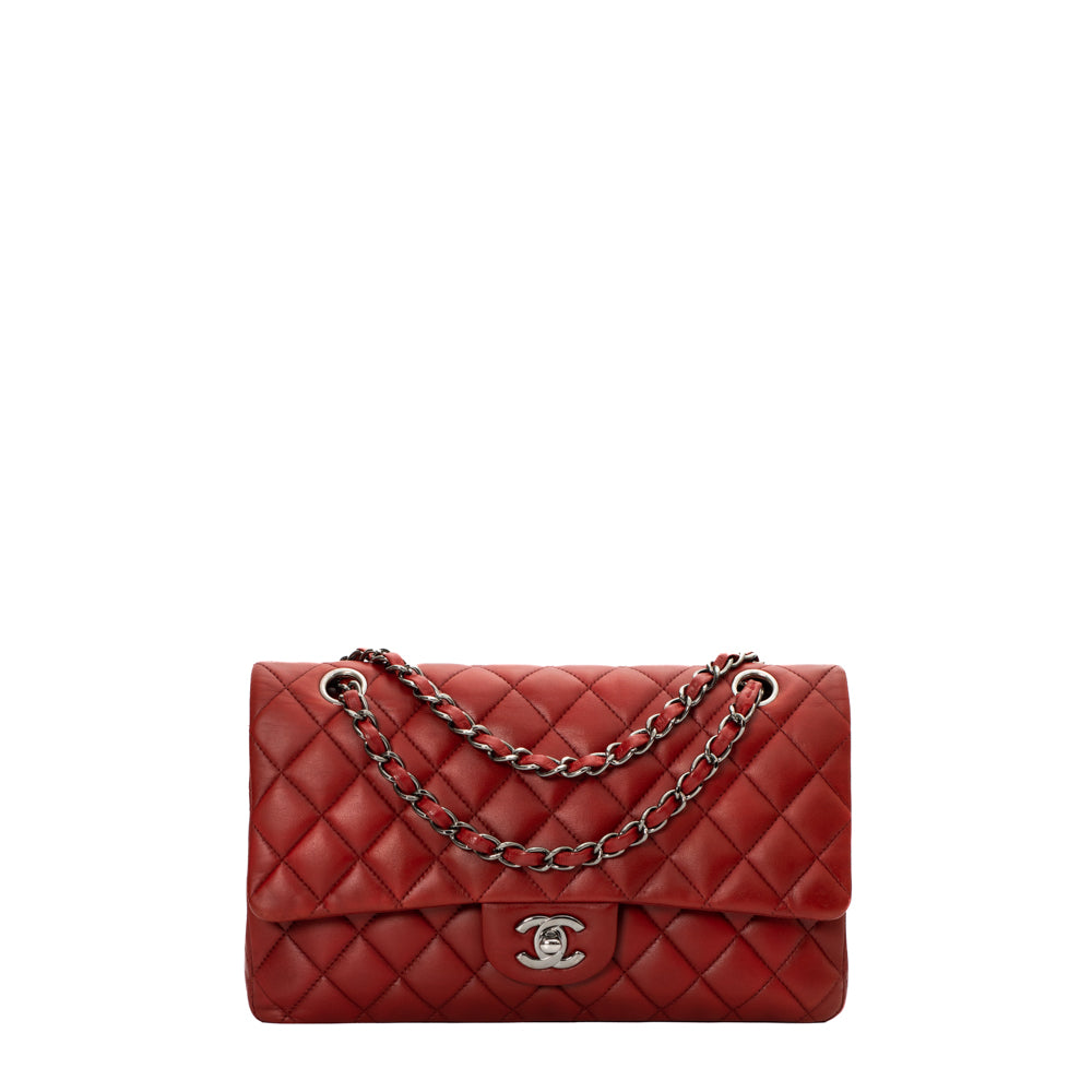 Chanel Timeless / Classic Medium bag in red leather - Second Hand / Used –  Vintega