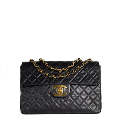 Sac Timeless Classique Jumbo Vintage en cuir noir Chanel Seconde Main Occasion Vintega